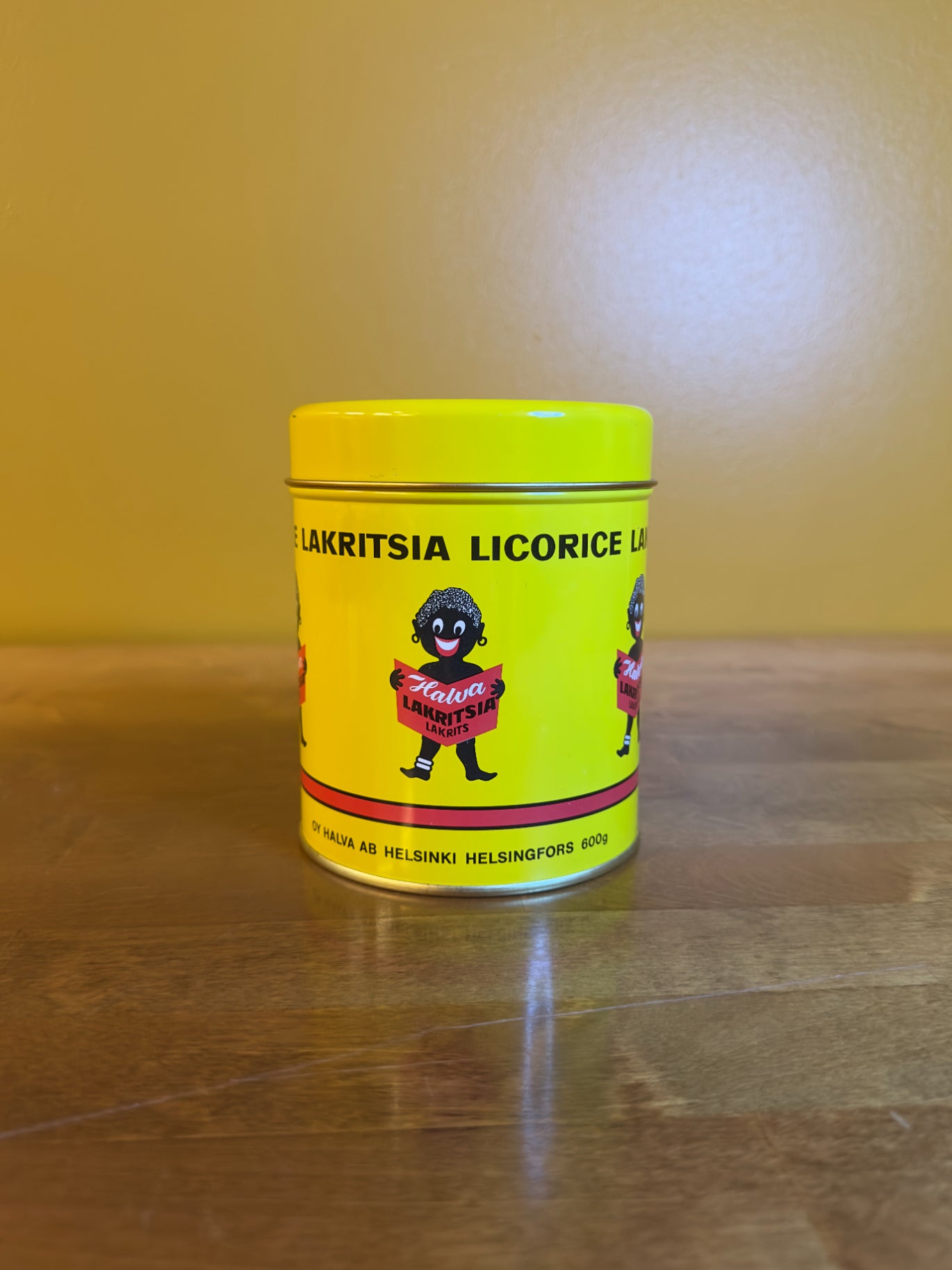 Halva lakritsipurkki (tyhjä)