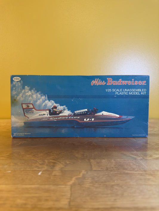 Miss Budweiser -koottava kilpavene (pienoismalli)